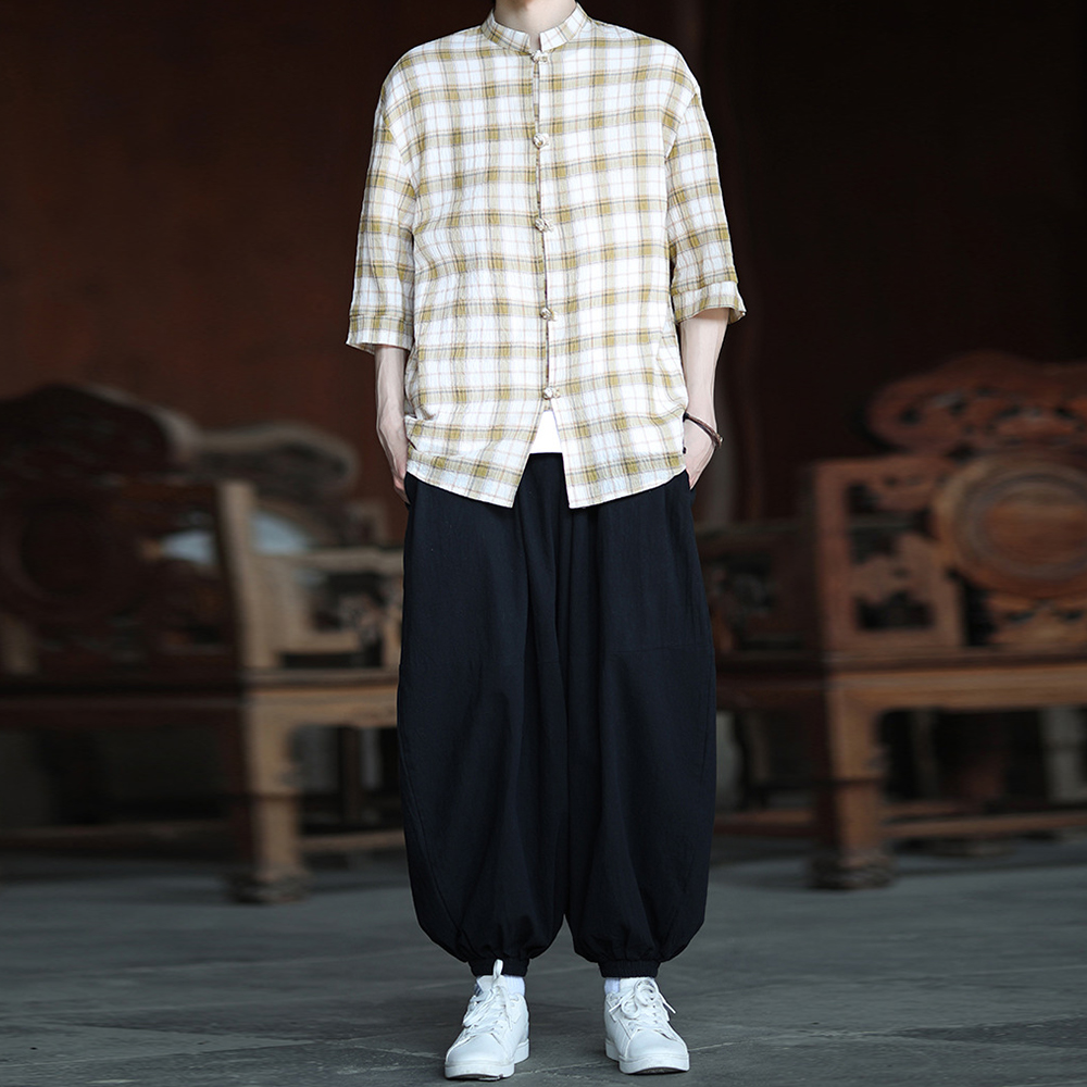 Kariertes Kurzarmhemd mit Button-Down-Kragen