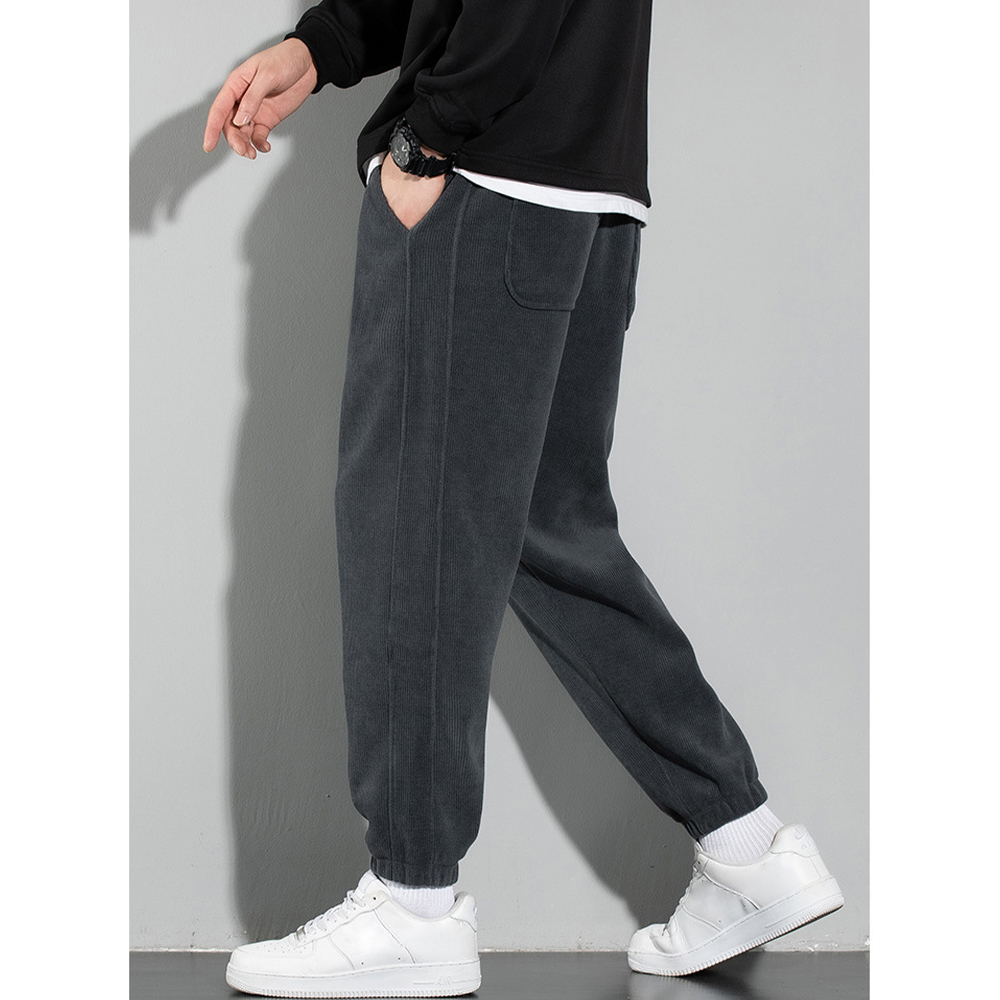Sportliche Freizeithose für Herren aus Cord und Fleece