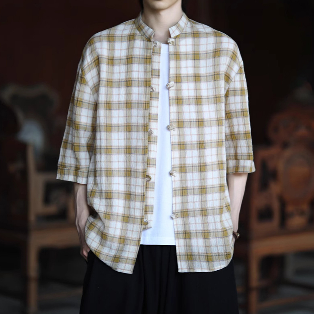 Kariertes Kurzarmhemd mit Button-Down-Kragen