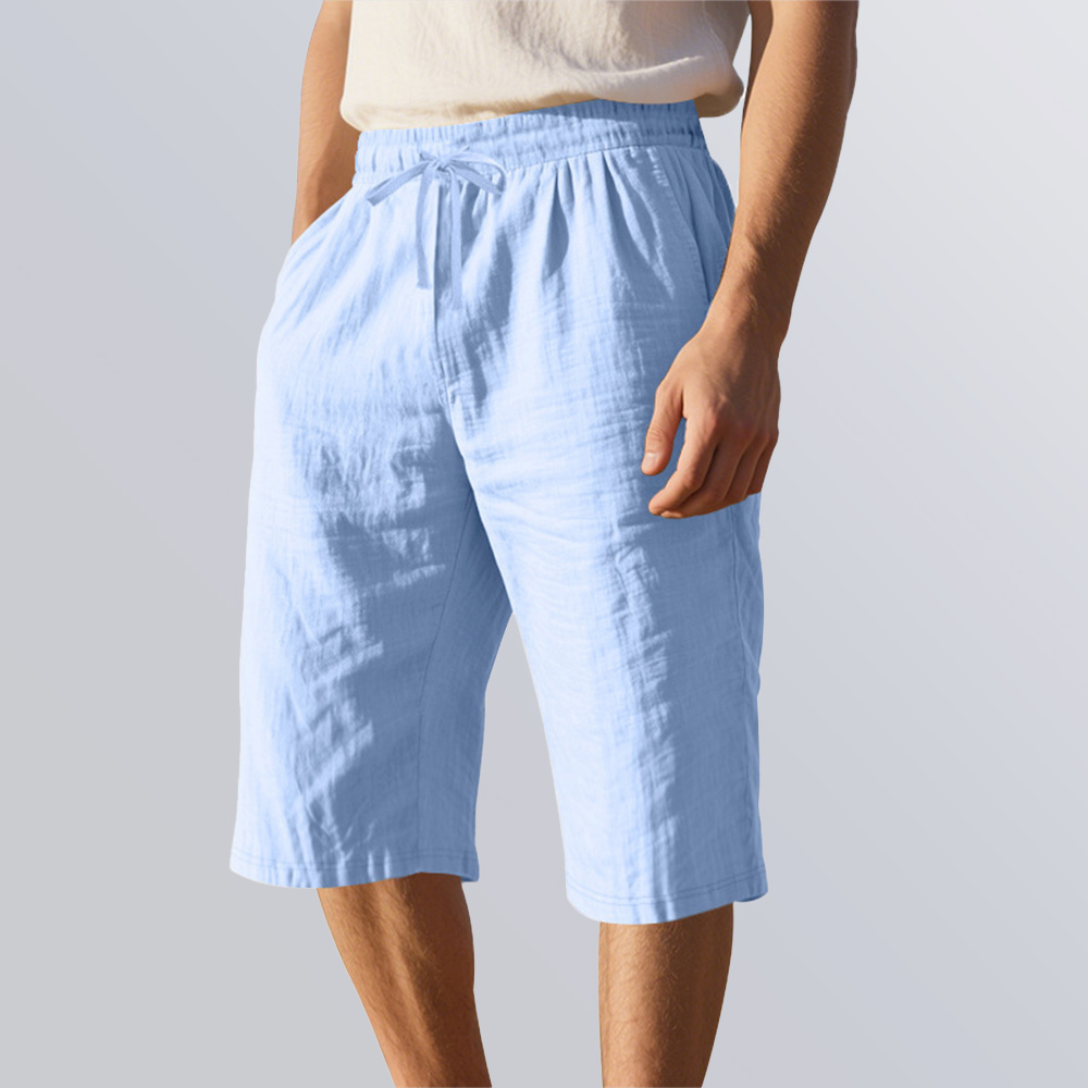 Sommerliche schlichte Herrenhose aus lockerem Leinen