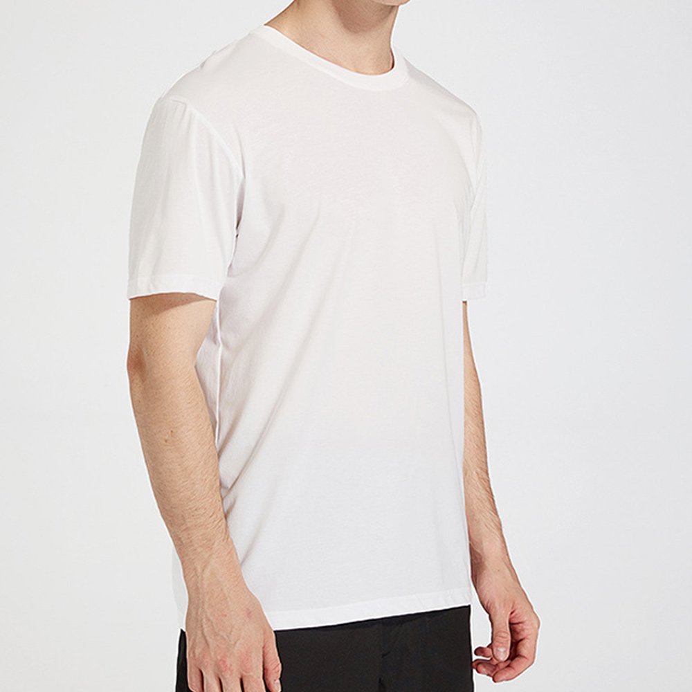 Einfarbiges kurzärmliges T-Shirt mit Rundhalsausschnitt