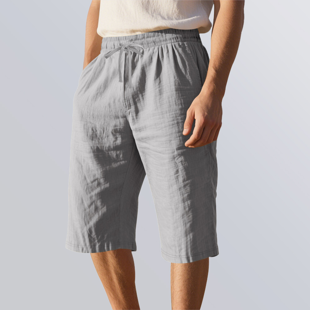 Sommerliche schlichte Herrenhose aus lockerem Leinen
