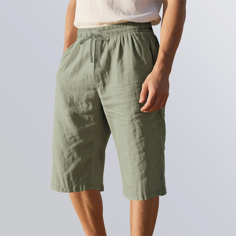 Sommerliche schlichte Herrenhose aus lockerem Leinen