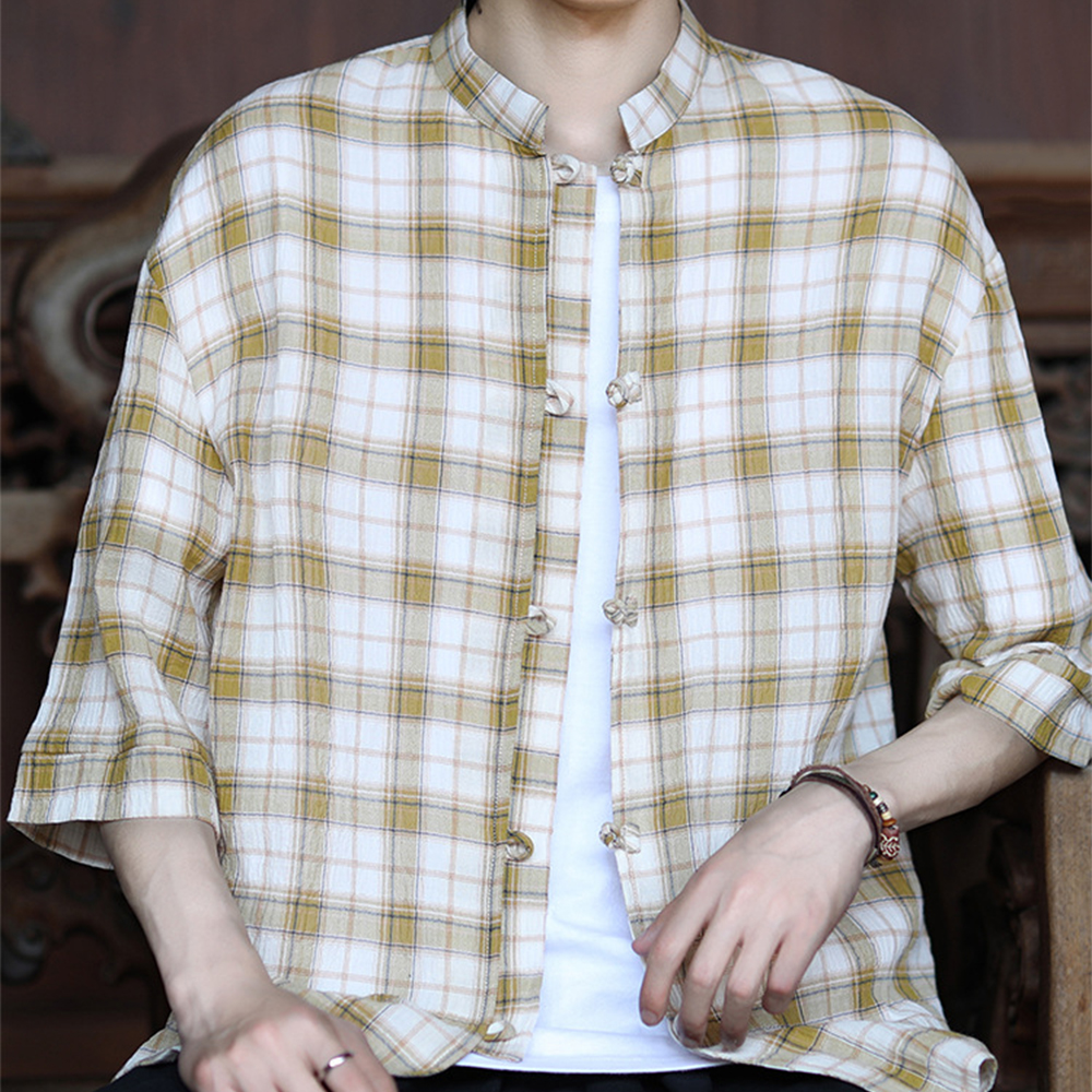 Kariertes Kurzarmhemd mit Button-Down-Kragen