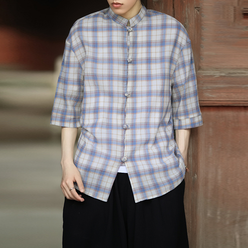 Kariertes Kurzarmhemd mit Button-Down-Kragen