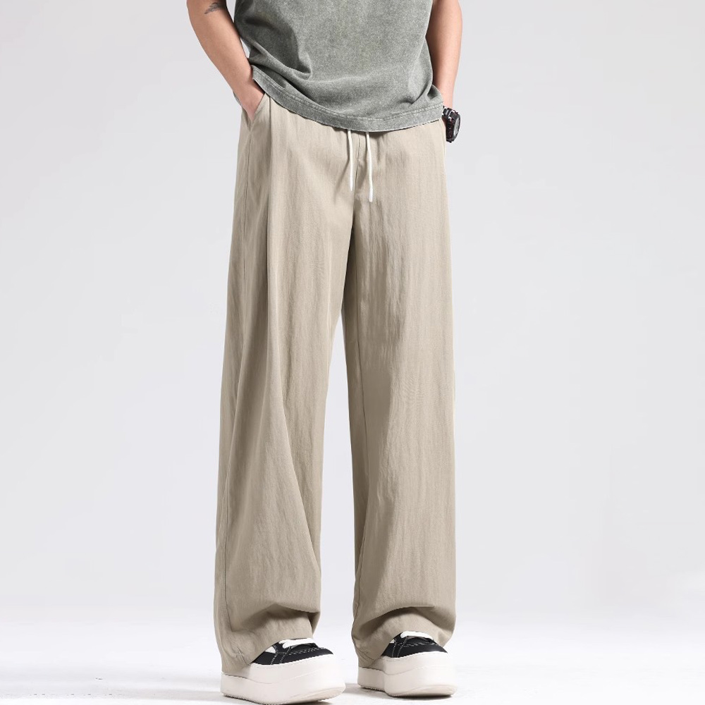 Dünne, atmungsaktive und bequeme Sporthose mit weitem Bein