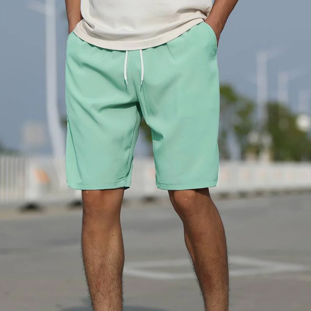 Lässige und bequeme Strandshorts für Herren in einfarbiger Ausführung