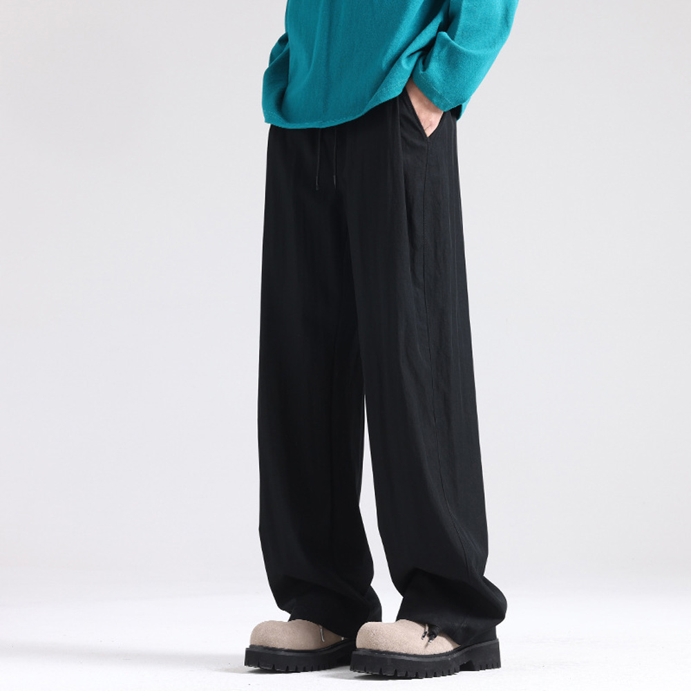 Dünne, atmungsaktive und bequeme Sporthose mit weitem Bein