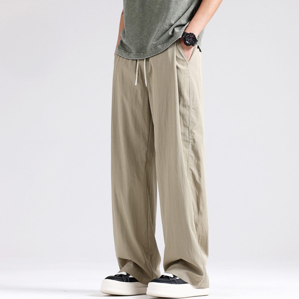 Dünne, atmungsaktive und bequeme Sporthose mit weitem Bein