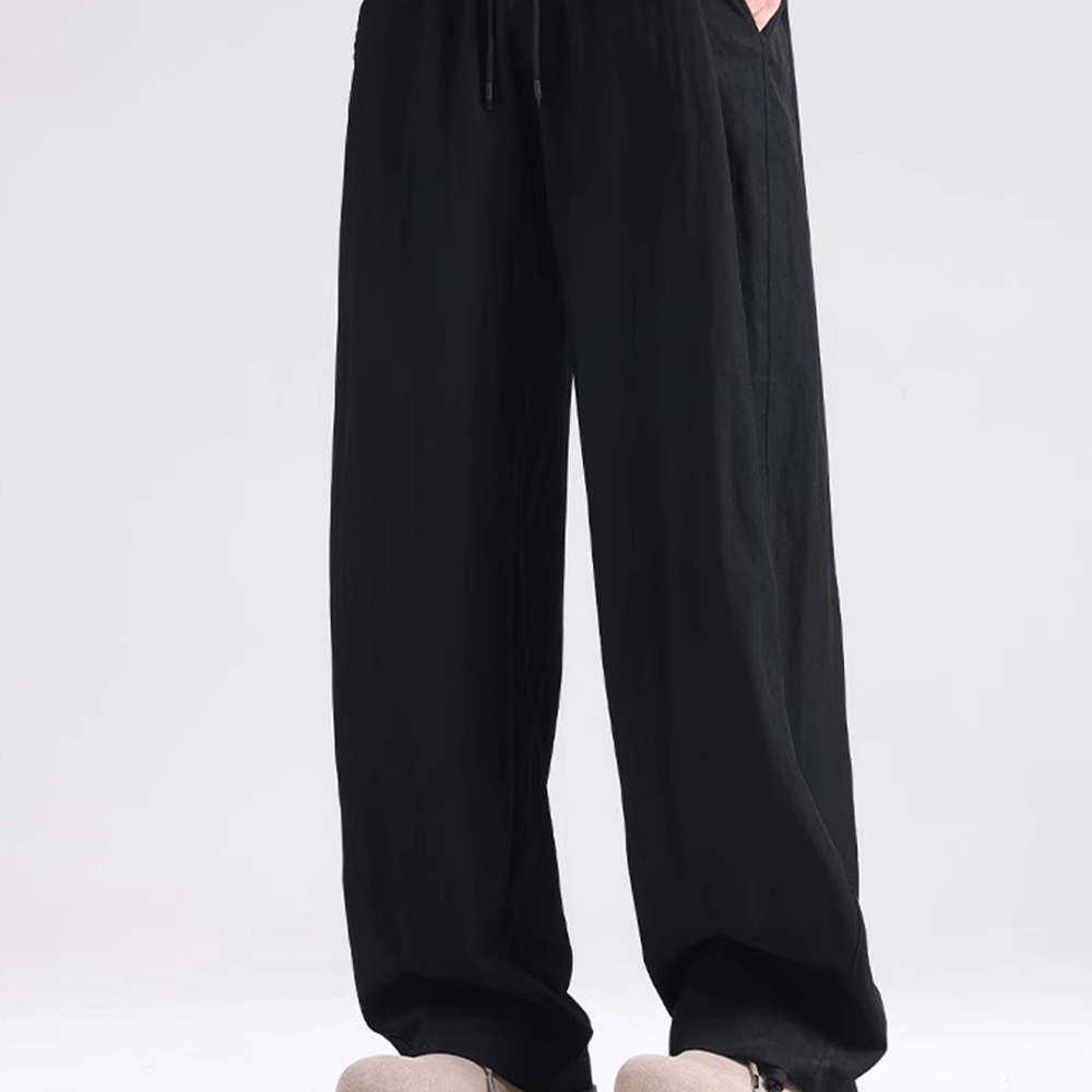 Dünne, atmungsaktive und bequeme Sporthose mit weitem Bein