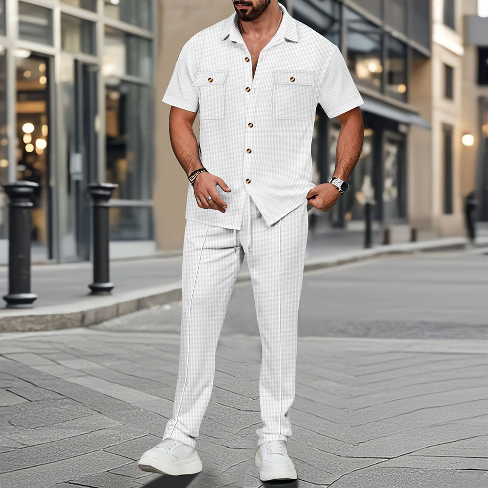 Kurzarmhemd mit Revers + Hose mit elastischem Bund und Kordelzug