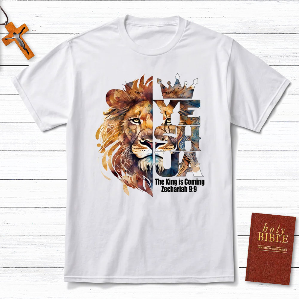 YESHUA The King Is Coming Christina T-Shirt