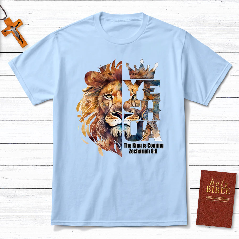 YESHUA The King Is Coming Christina T-Shirt