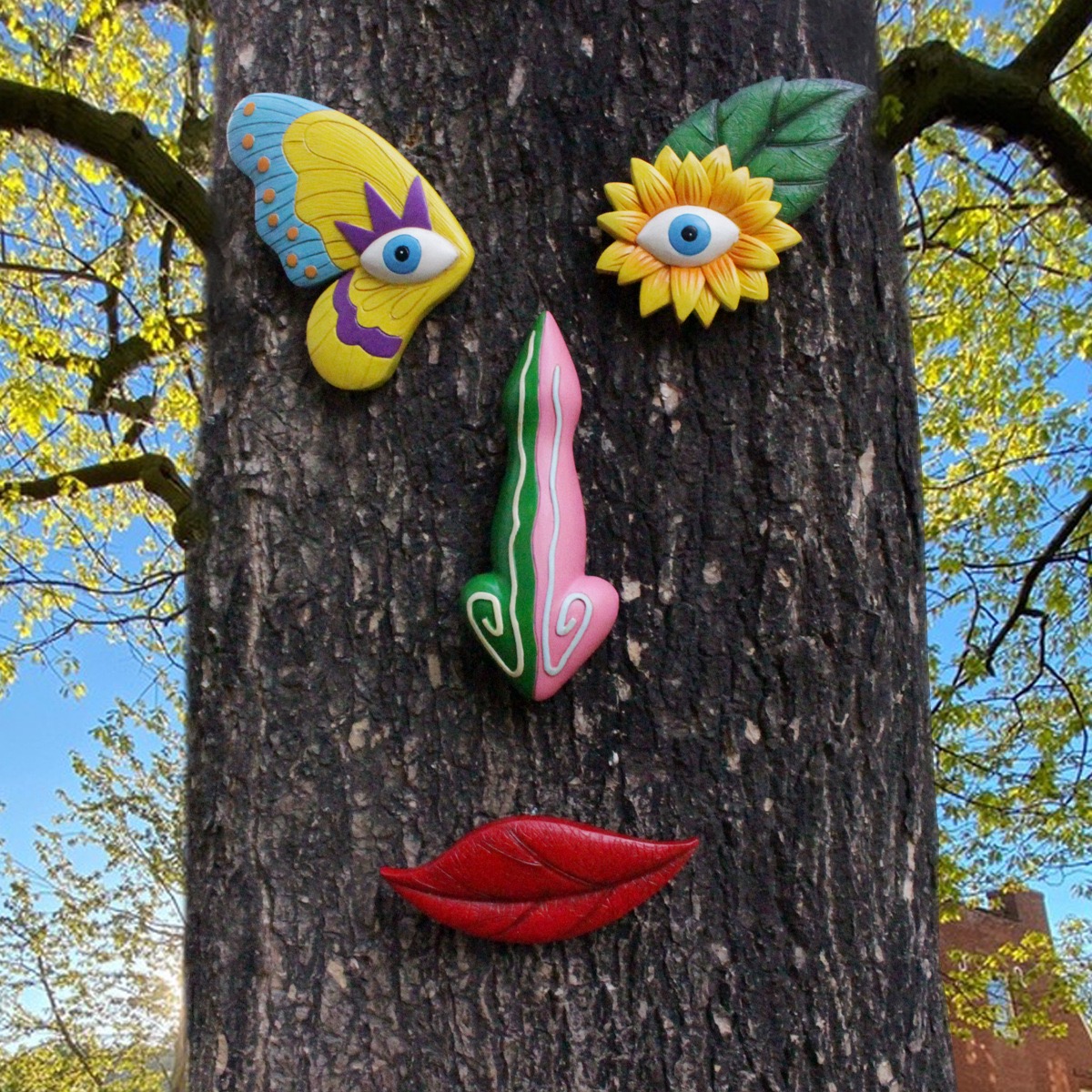 Funny Tree Face: Goofy Outdoor Garden Art Decoration