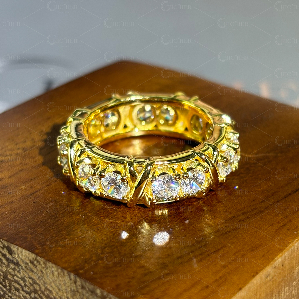 Luxury 16-stone Diamond Ring In Gold Plating