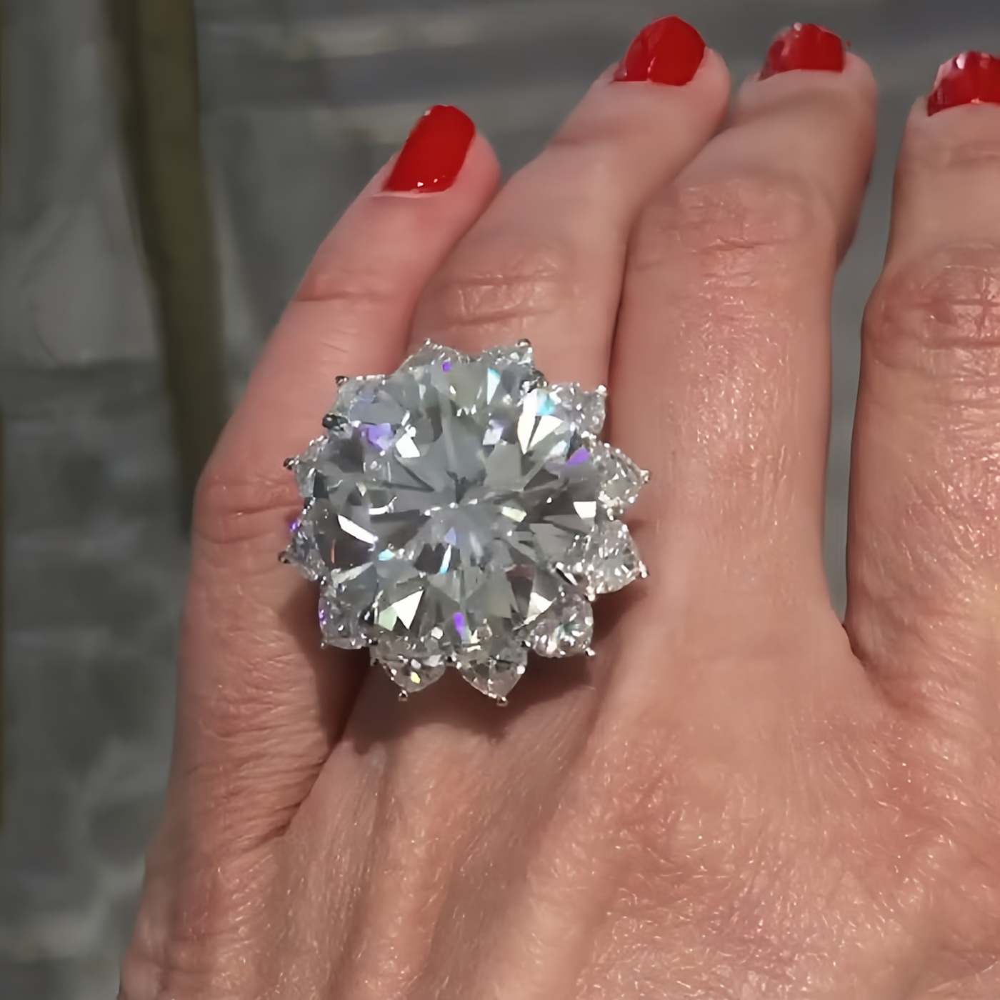 Stunning 10ct Round Cut White Sapphire Engagement Ring