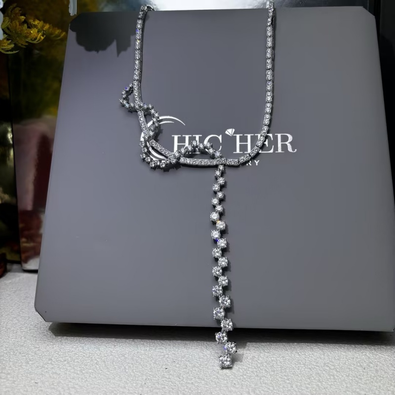 Fashion Round Cut White Moissanite Necklace