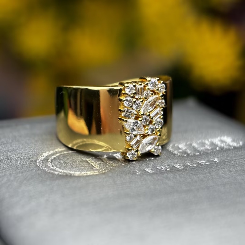 Fashion 11.25ctw Multi Cut White Sapphire Wedding Band
