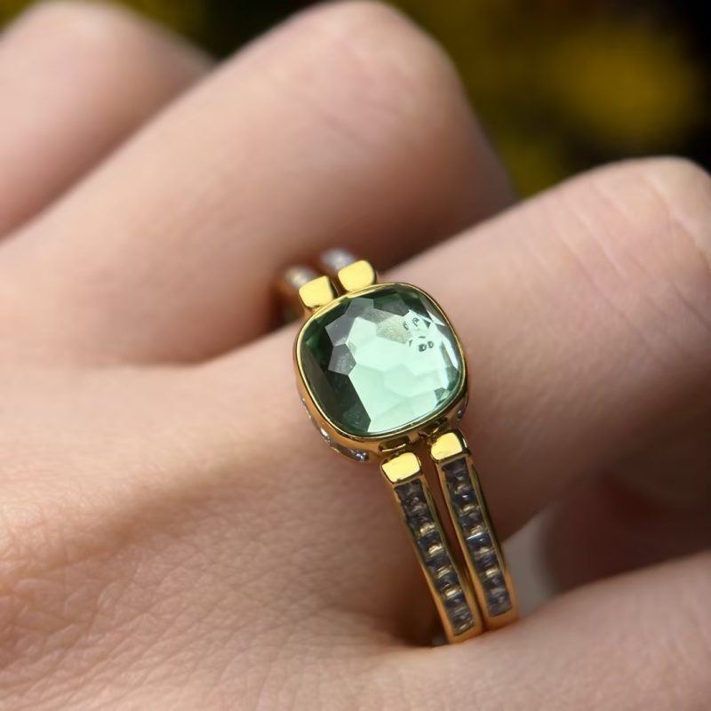 4.25ct Cushion Cut Apple Green & Pink Sapphire Reversible Cocktail Ring