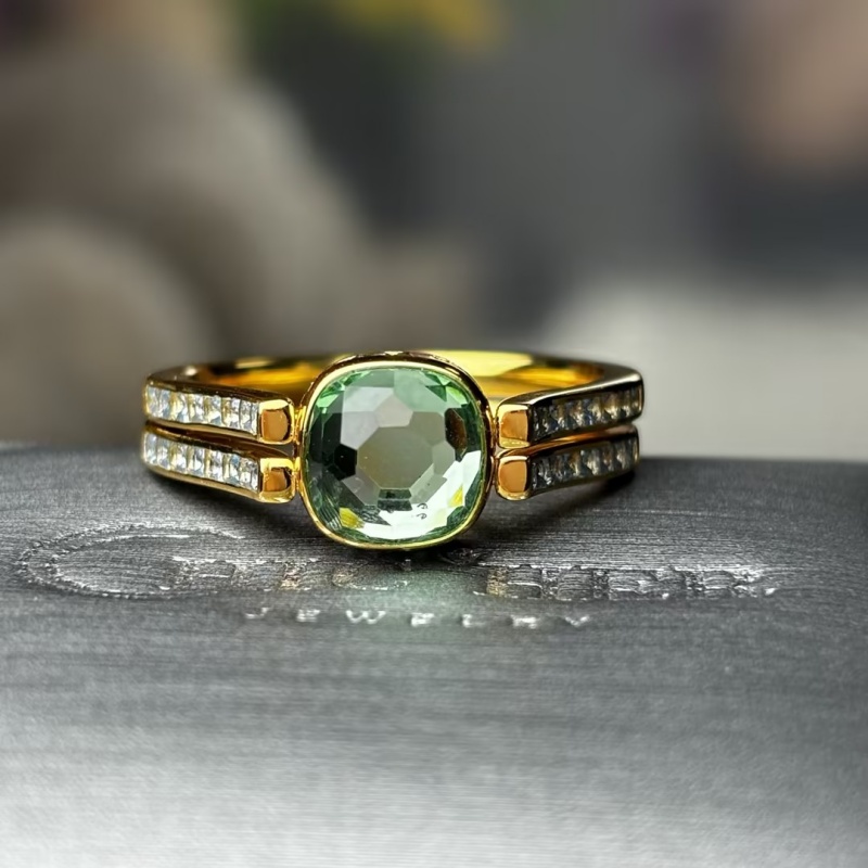 4.25ct Cushion Cut Apple Green & Pink Sapphire Reversible Cocktail Ring