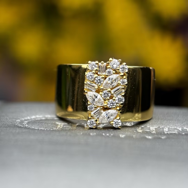 Fashion 11.25ctw Multi Cut White Sapphire Wedding Band