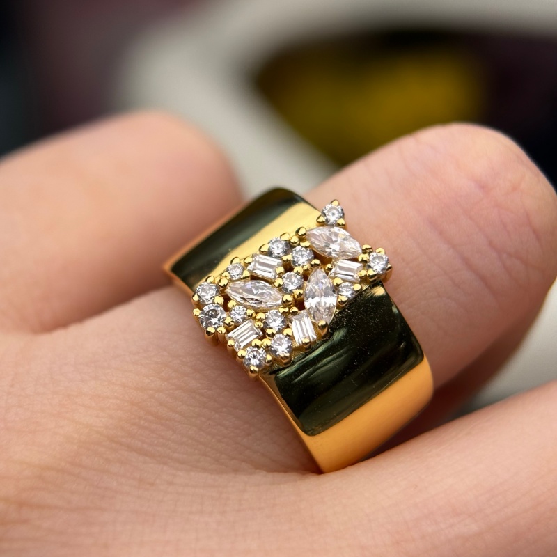 Fashion 11.25ctw Multi Cut White Sapphire Wedding Band