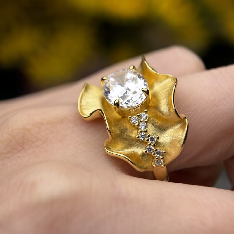Art 1.5ct Oval Cut White Sapphire Engagement Ring With Pleated Design
