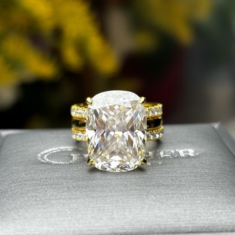 Original Design - 15ct Cushion Cut Moissanite Wedding Set （ 2pcs）