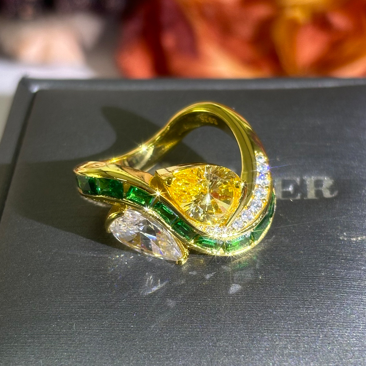 White &Yellow Sapphire Toi et Moi Ring