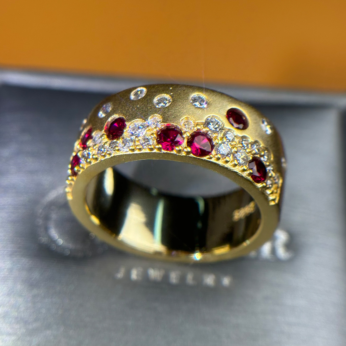 2.65ct Scattered Garnet&White Sapphire Cigar Band