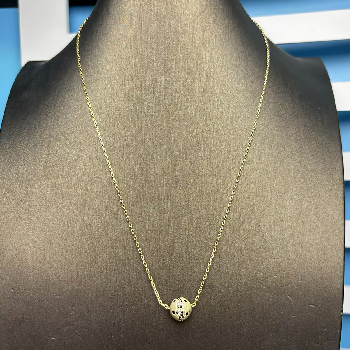 Ball Shape Scattered Black&White Sapphire Pendant Necklace