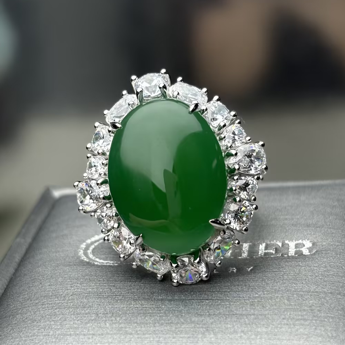 17.5ct Luxury Halo Oval Cut Emerald Sapphire Engagement Ring