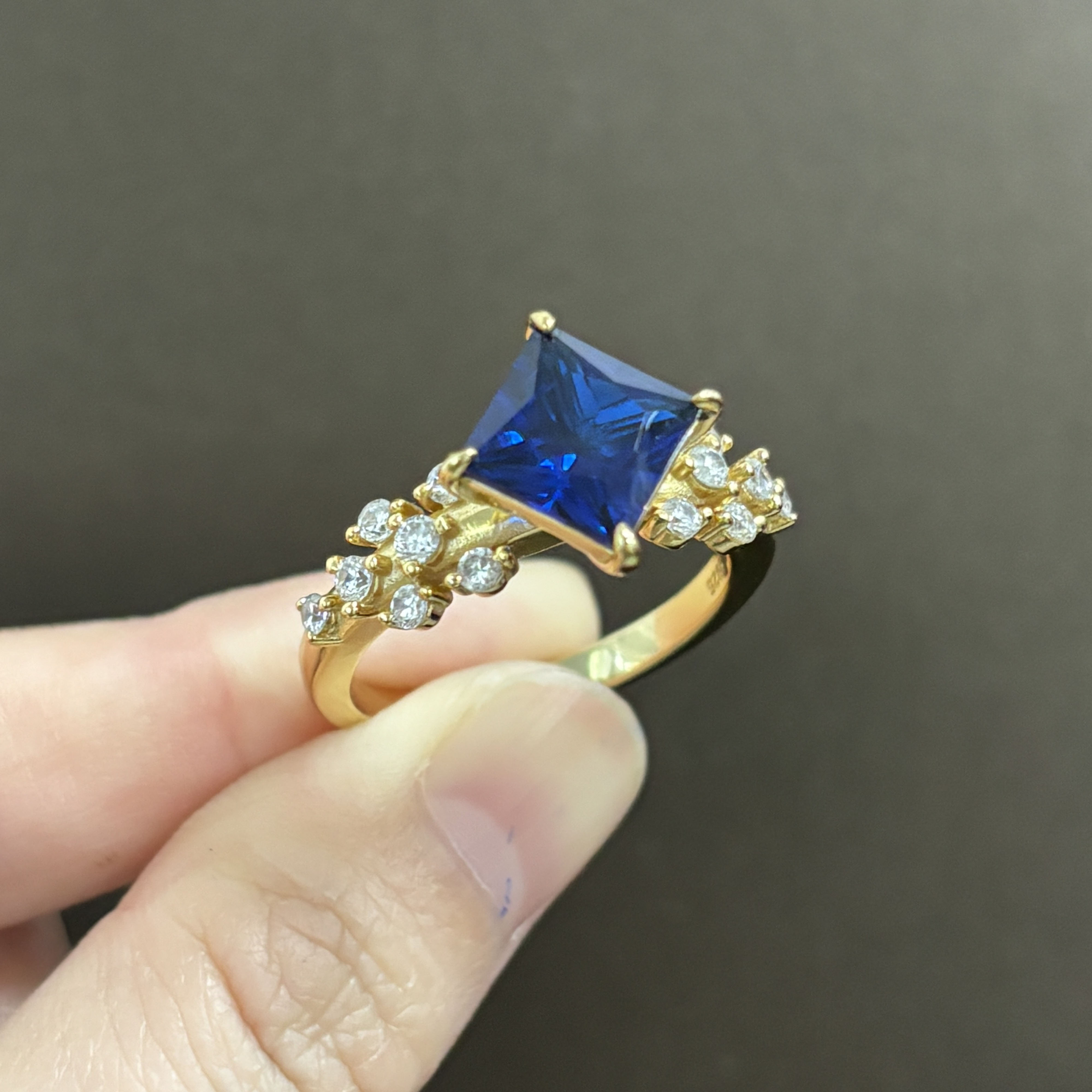 5ct Princess Cut Sapphire  Ring in Gold Tone