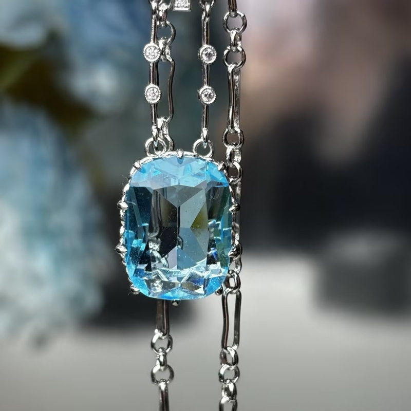 Edwardian 42.96ct Aquamarine Pendant & Diamond Chain