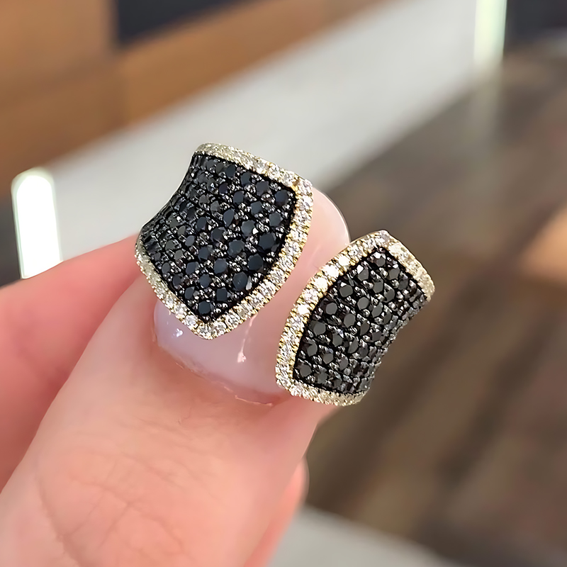 10ct Two-tone Round Cut Open Band