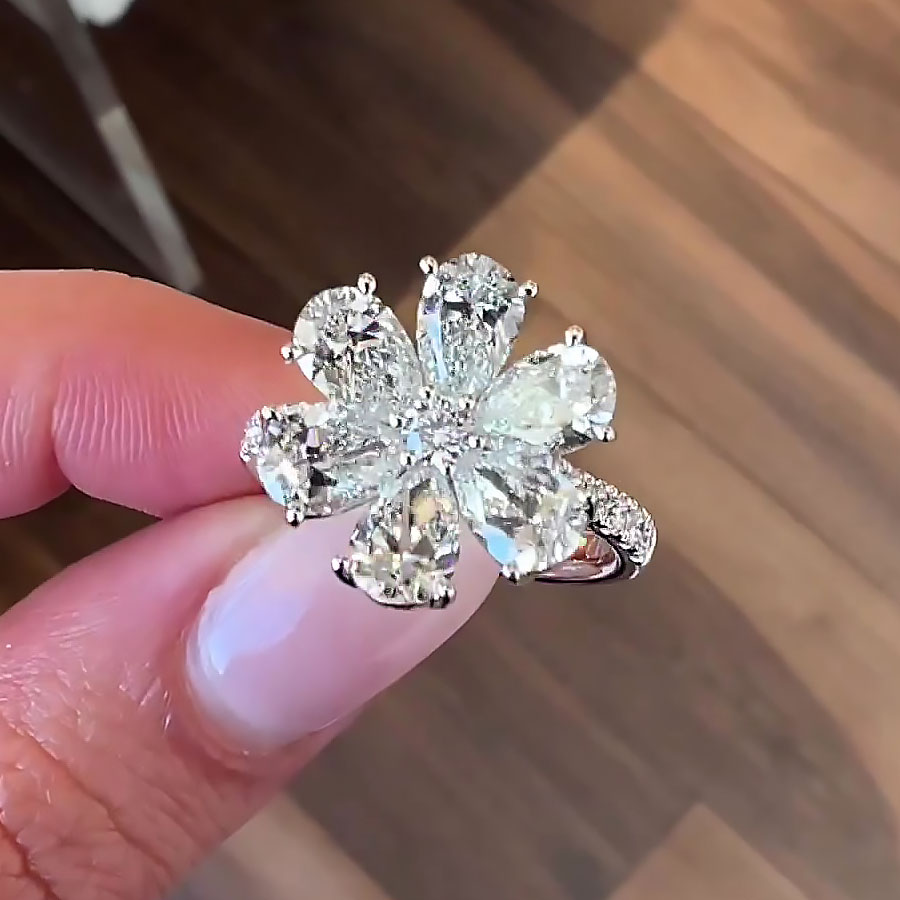 0.75ct Flower Design Round Cut White Sapphire Engagement Ring