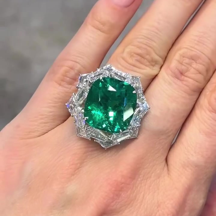 7.25ct  Cushion Cut Emerald Sapphire Halo Cocktail Ring