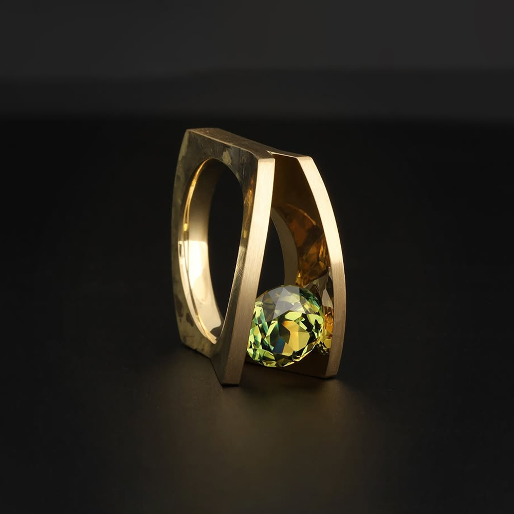 Clip Setting 1.5ct Peridot Sapphire Split Shank Engagement Ring