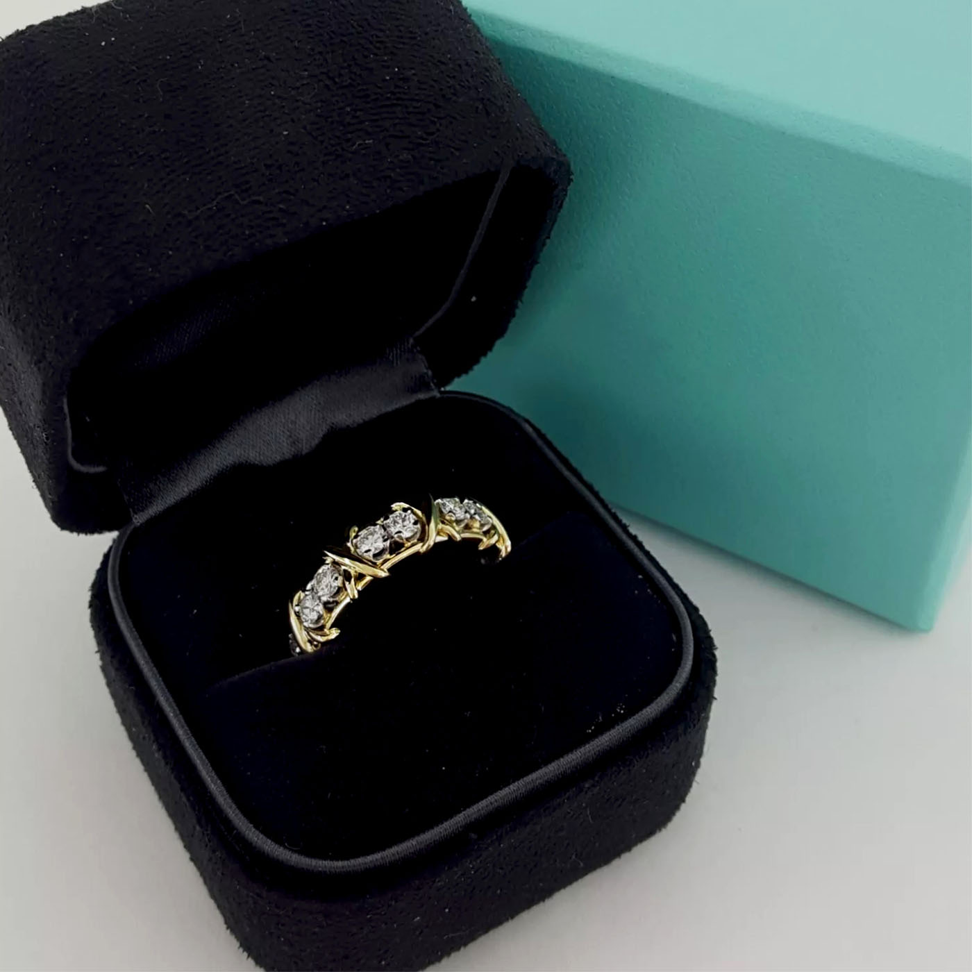 Luxury 16-stone Diamond Ring In Gold Plating