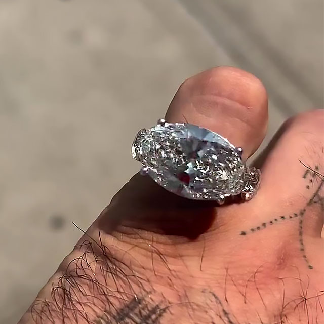 4ct East-west Design Oval Cut White Sapphire Men's Engagement Ring