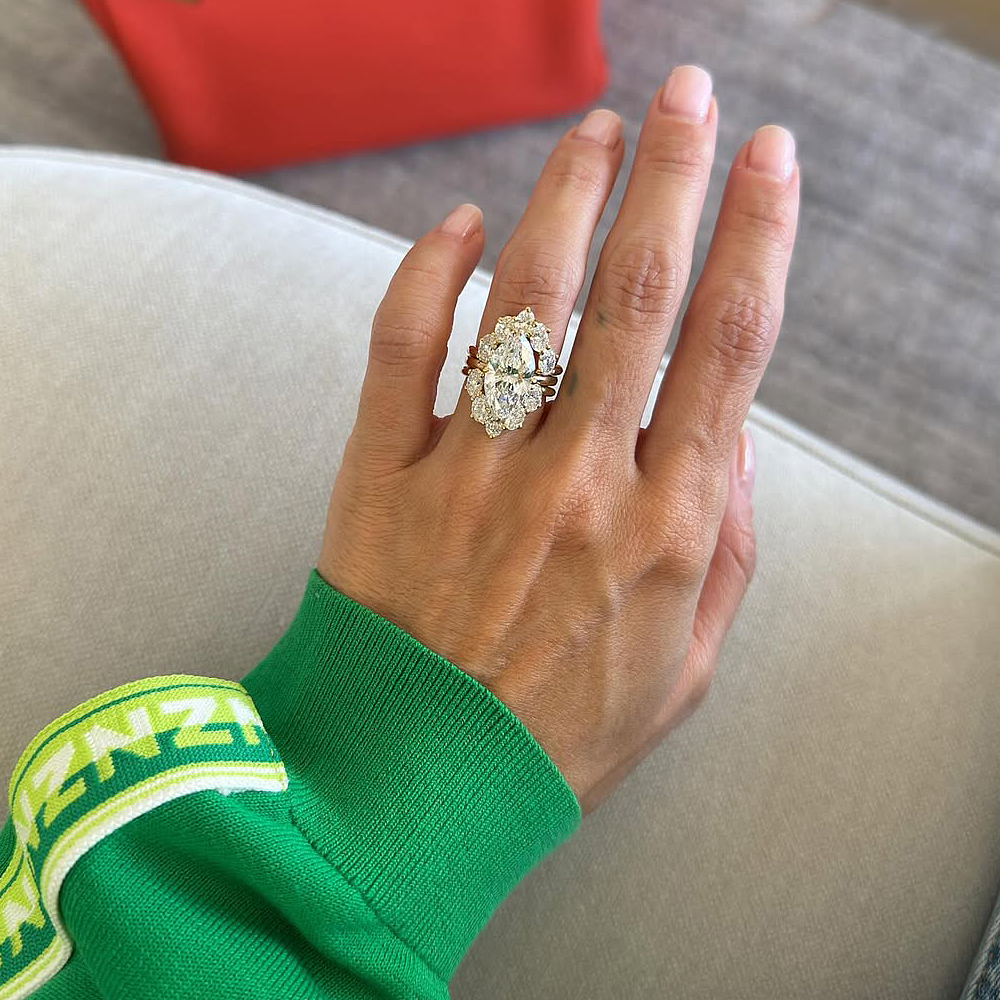 4ct Crown Design Marquise Cut White Sapphire Halo Ring Set / 3pcs