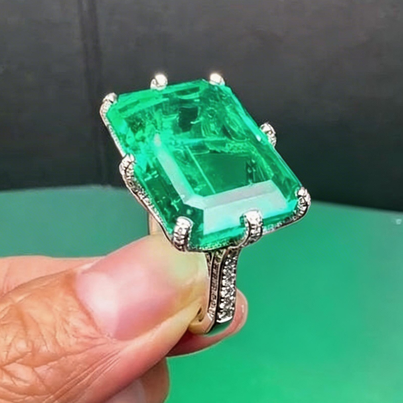8ct Emerald Cut Vivid Green Emerald Statement Ring