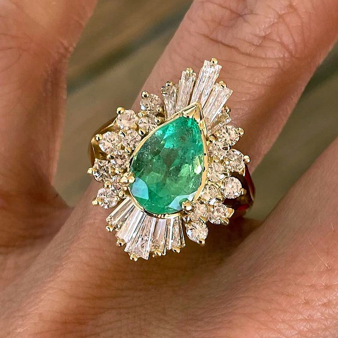 5ct Starburst Pear Cut Emerald Sapphire Engagement Ring