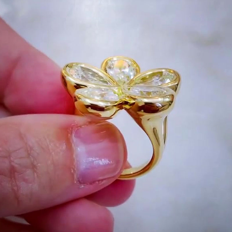 5ct Bezel Setting Pear Cut Flower Design Engagement Ring