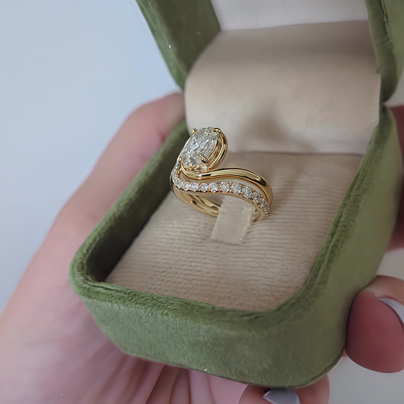 Oval Cut Bypass Shank Prong Setting Ring Bride Set / 2-piece