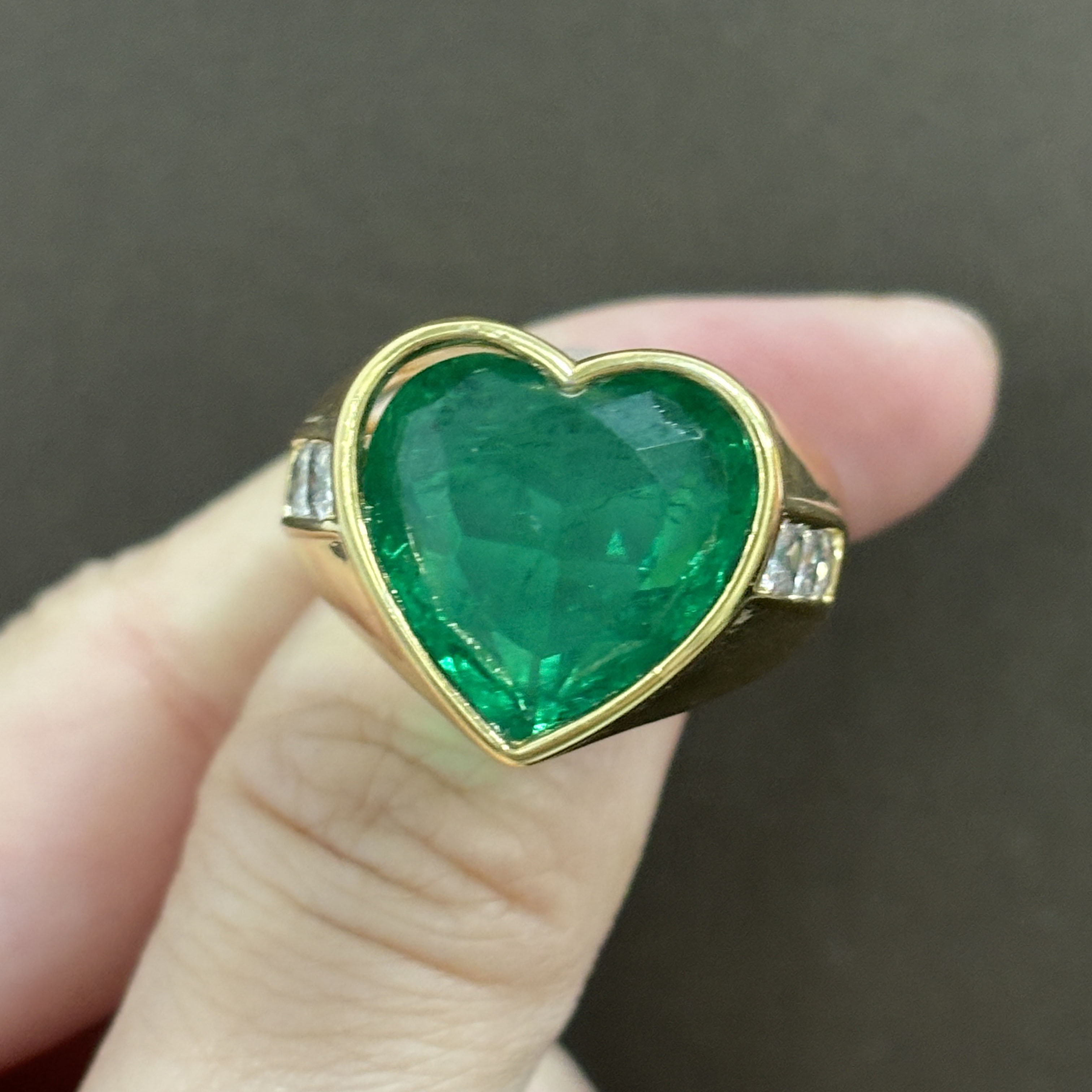9ct Bezel Setting Heart Cut Emerald Sapphire Engagement Ring