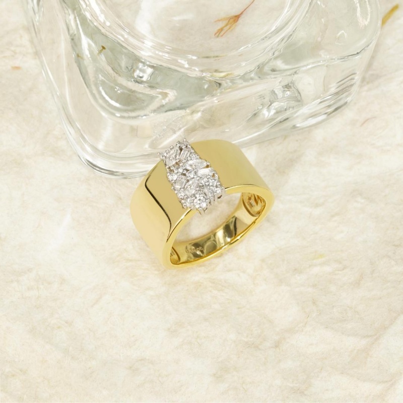 Fashion 11.25ctw Multi Cut White Sapphire Wedding Band
