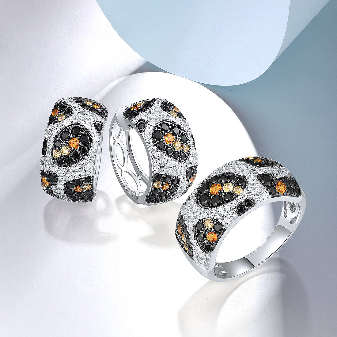 4.75ct Leopard Skin Black&White Sapphire Eternity Ring