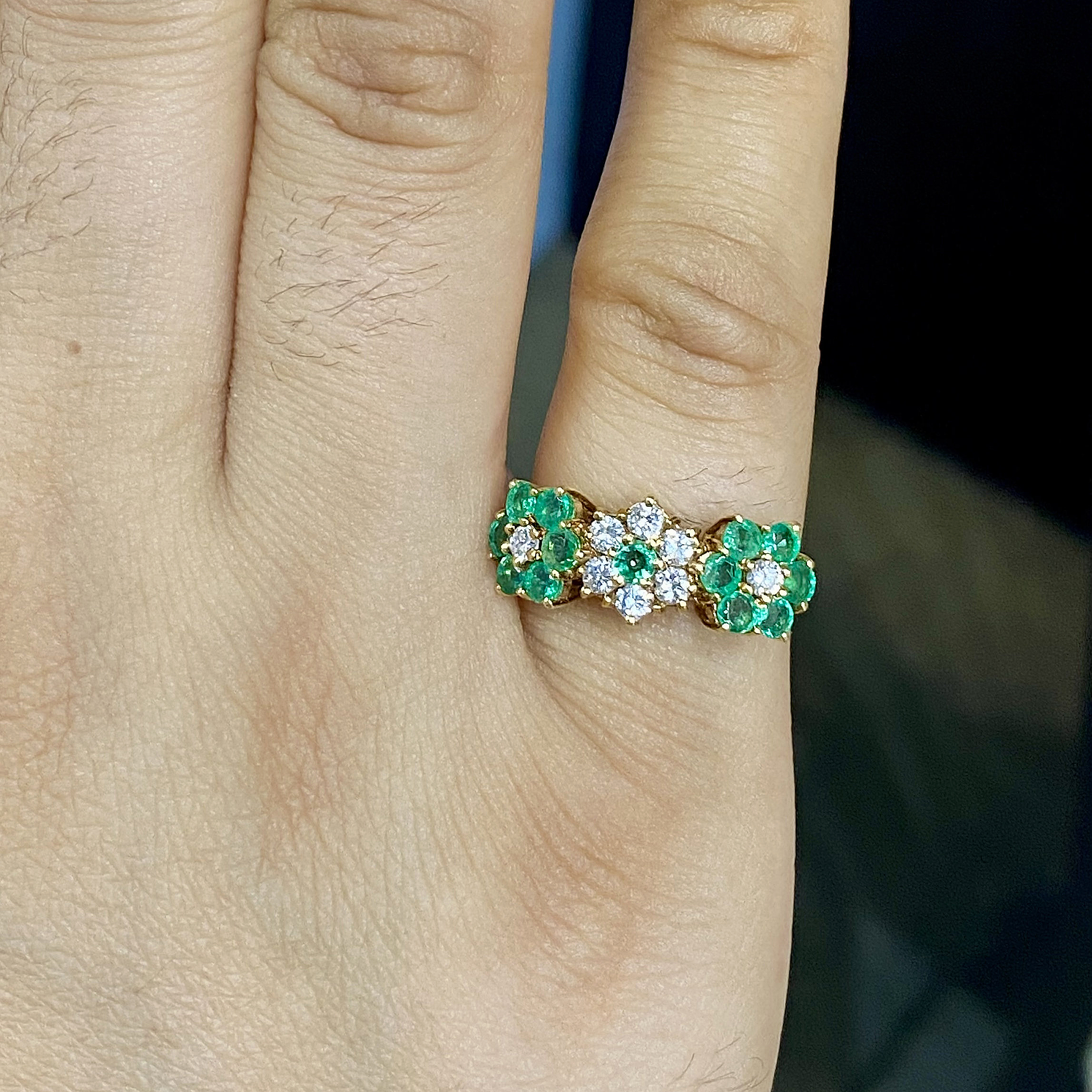 5.25ct Flower Design Round Cut Emerald Sapphire Eternity Ring