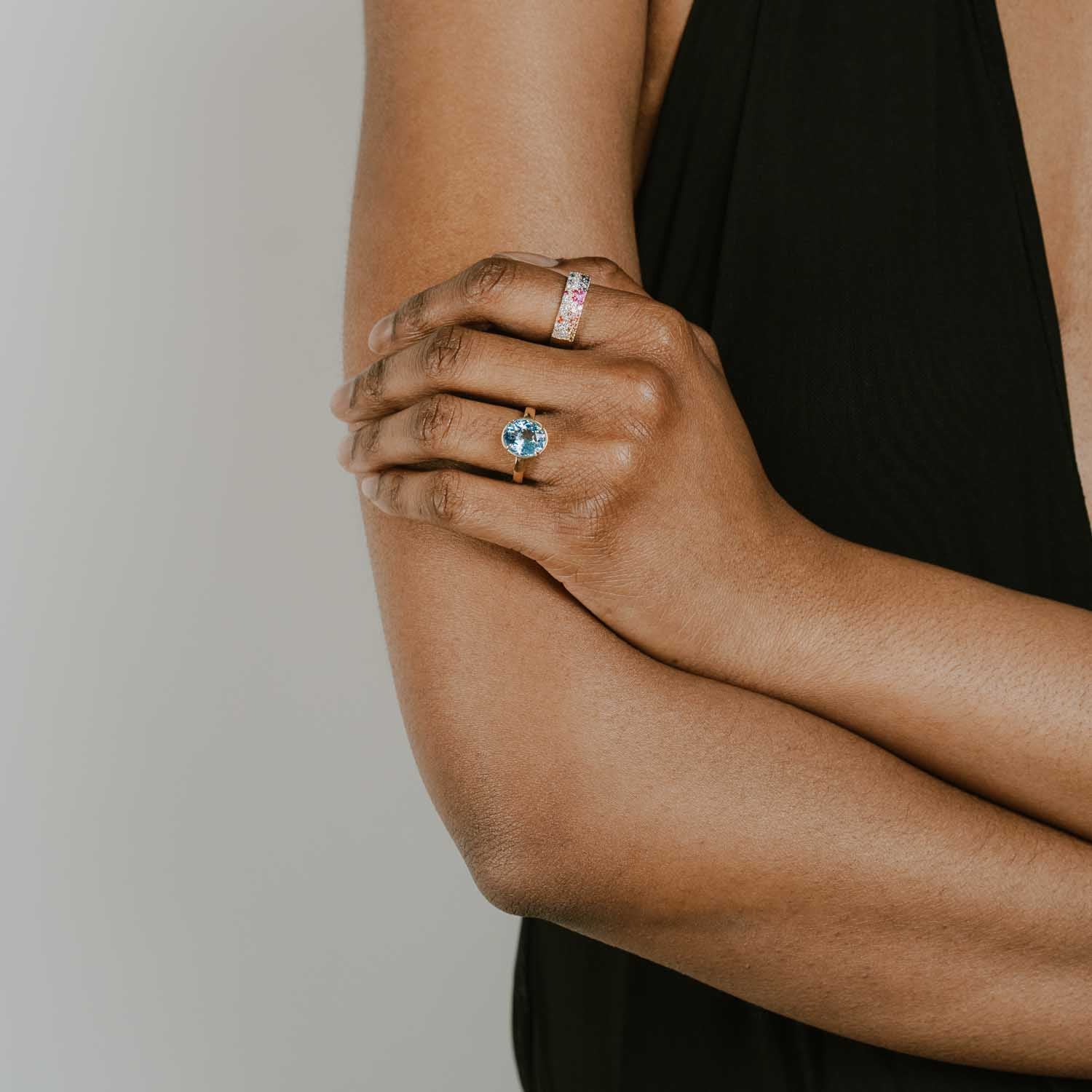 0.68ct Scattered Rainbow Sapphire Cigar Band